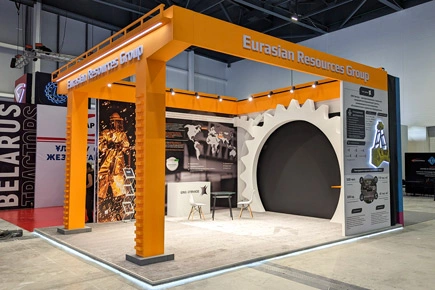 Стенд Eurasian Resources Group с декором под шестерню
