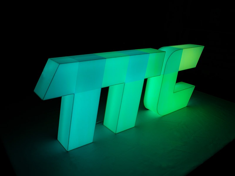 Световые акриловые буквы TTC
